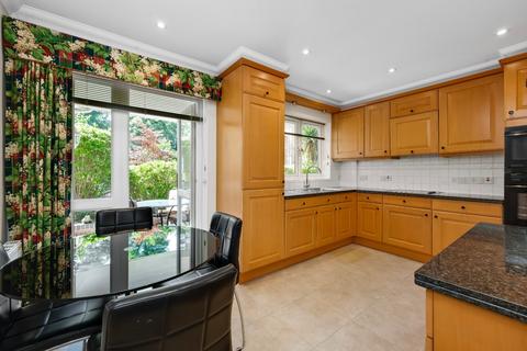 3 bedroom apartment for sale, Broadwater Place, Weybridge, Surrey, KT13