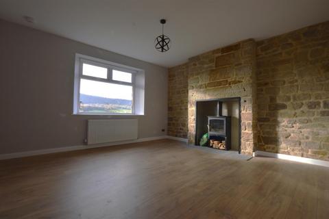 2 bedroom end of terrace house to rent, Guyscliffe View, Harrogate HG3