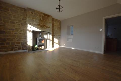 2 bedroom end of terrace house to rent, Guyscliffe View, Harrogate HG3