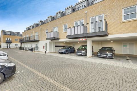 2 bedroom flat for sale, Kents Hill Road, Benfleet, SS7