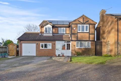 4 bedroom detached house for sale, Victoria Court, Rothwell, NN14