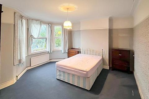 3 bedroom semi-detached house for sale, Castle Road, London N12