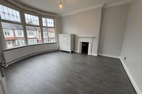 3 bedroom semi-detached house to rent, Streatham SW16