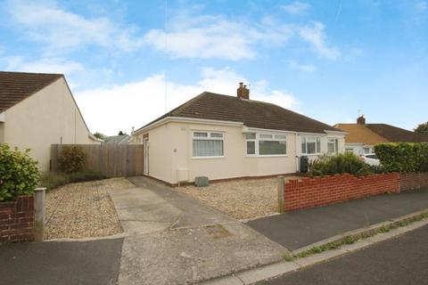 2 bedroom bungalow to rent, Beachgrove Gardens, Bristol BS16