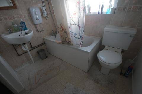 1 bedroom in a house share to rent, Victoria Road, room 1, Ellesmere Port, Cheshire. CH65