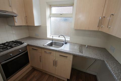 3 bedroom semi-detached house to rent, Deansgate, Ellesmere Port, Cheshire. CH65