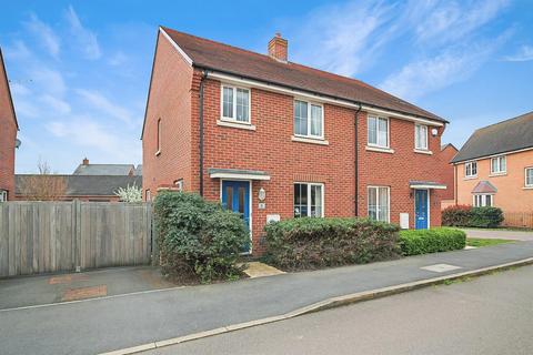 3 bedroom house to rent, Lambert Road, Aylesbury HP18