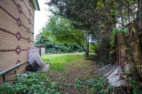 3 bedroom end of terrace house for sale, Boundary Close, Southall