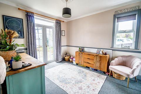 4 bedroom semi-detached house for sale, Eastwood Road North, Leigh-On-Sea, SS9