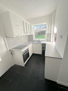 3 bedroom semi-detached house to rent, Dean Lane, Sowerby Bridge HX6