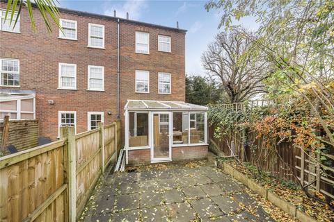 25 Park Crescent, Twickenham, TW2 6NS
