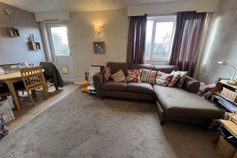 3 bedroom maisonette for sale, Pendle Court, Astley Bridge - 3 bedroom maisonette