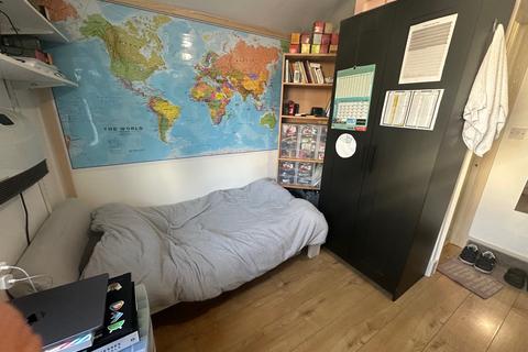 Flat 3, 77 Leslie Road, London, E11 4HF
