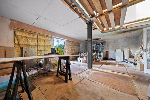 38 Crichton Road, Carshalton, SM5 3LS