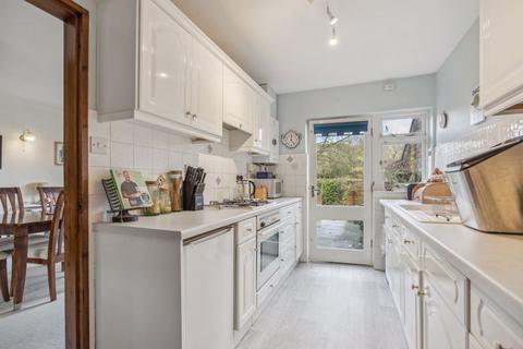 22 Abbey Walk, Great Missenden, HP16 0AY