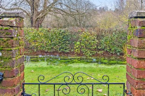 22 Abbey Walk, Great Missenden, HP16 0AY