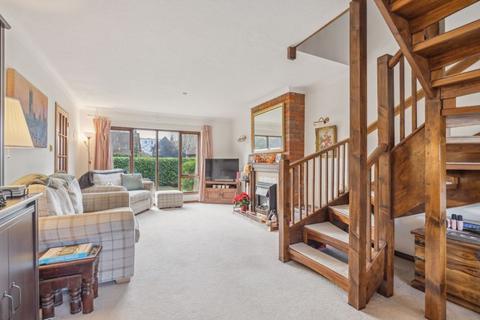 22 Abbey Walk, Great Missenden, HP16 0AY