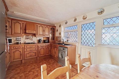 3 bedroom semi-detached house for sale, Loughmill Road, Pershore