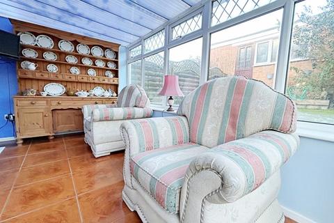 3 bedroom semi-detached house for sale, Loughmill Road, Pershore