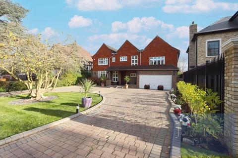 5 bedroom detached house for sale, Forest Lane, Chigwell IG7