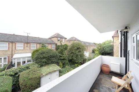 2 bedroom flat to rent, Chesham Court, Wandsworth Common SW18