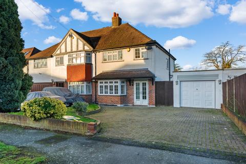 3 bedroom semi-detached house to rent, Woodbury Drive, Surrey SM2