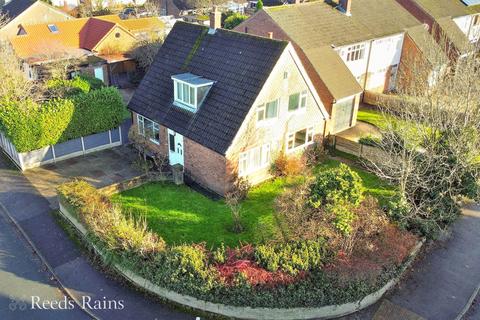 213 Dane Road, Sale, M33 2LZ