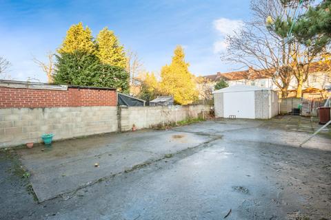37 Darnley Avenue, Wakefield, WF2 9QH