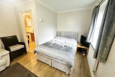 Studio to rent, Egmont Road, Sutton SM2