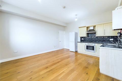 2 bedroom flat to rent, Grosvenor Park Road, London E17