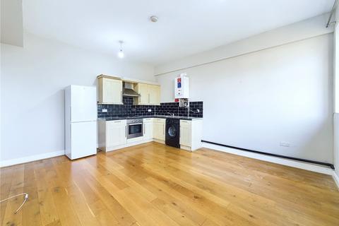 2 bedroom flat to rent, Grosvenor Park Road, London E17