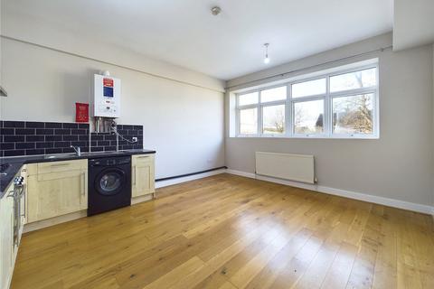 2 bedroom flat to rent, Grosvenor Park Road, London E17