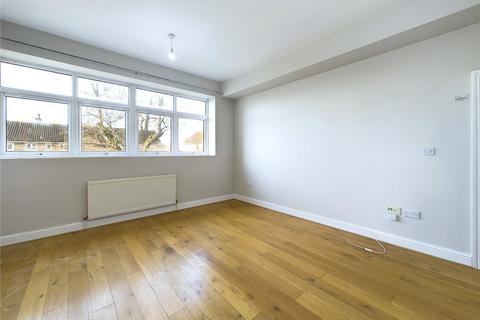 2 bedroom flat to rent, Grosvenor Park Road, London E17