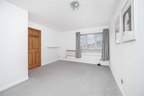 1 bedroom flat for sale, 76 Brandy Riggs, Cairneyhill, KY12 8UY