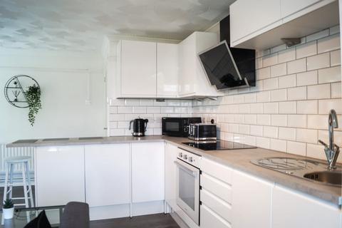 4 bedroom flat for sale, Temeraire Manor, Gillingham, ME7