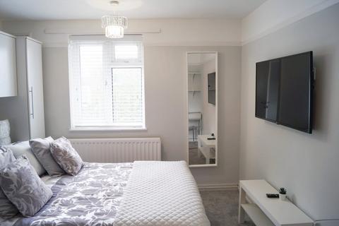 4 bedroom flat for sale, Temeraire Manor, Gillingham, ME7