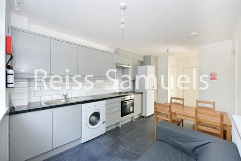 5 bedroom maisonette to rent, Whitebeam Close, Oval, London SW9