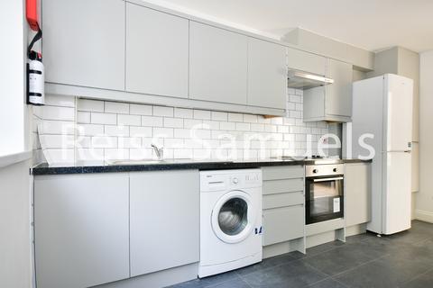 5 bedroom maisonette to rent, Whitebeam Close, Oval, London SW9