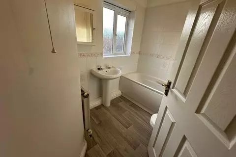 3 bedroom detached house to rent – pohled 5