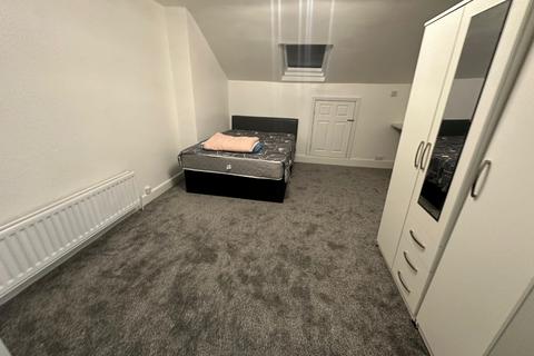 2 bedroom flat to rent, Bristol Road, Selly Oak B29