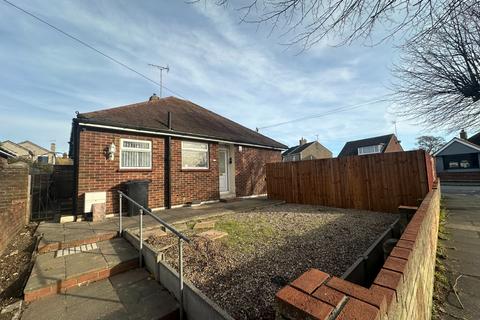 2 bedroom detached bungalow to rent, Jameson Road, Clacton-On-Sea CO15