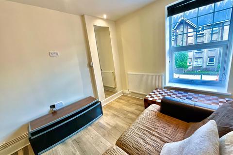 1 bedroom apartment to rent, Flat 3, Tudor Street, CF11