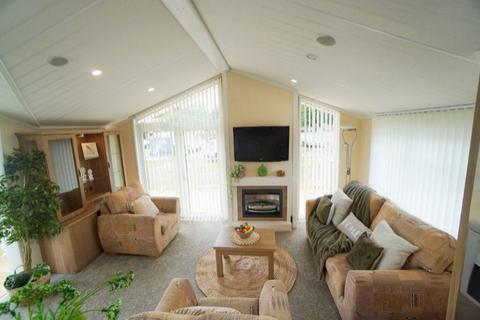 2 bedroom lodge for sale, Great Birchwood Leisure Village, , Preston Rd FY8