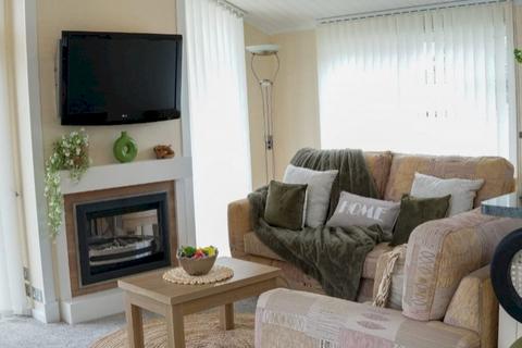 2 bedroom lodge for sale, Great Birchwood Leisure Village, , Preston Rd FY8