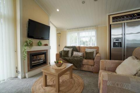 2 bedroom lodge for sale, Great Birchwood Leisure Village, , Preston Rd FY8