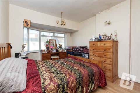 3 bedroom semi-detached house for sale, St. Giles Close, Dagenham, RM10