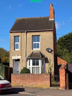 3 bedroom detached house to rent, Wolverton Road, Newport Pagnell, MK16