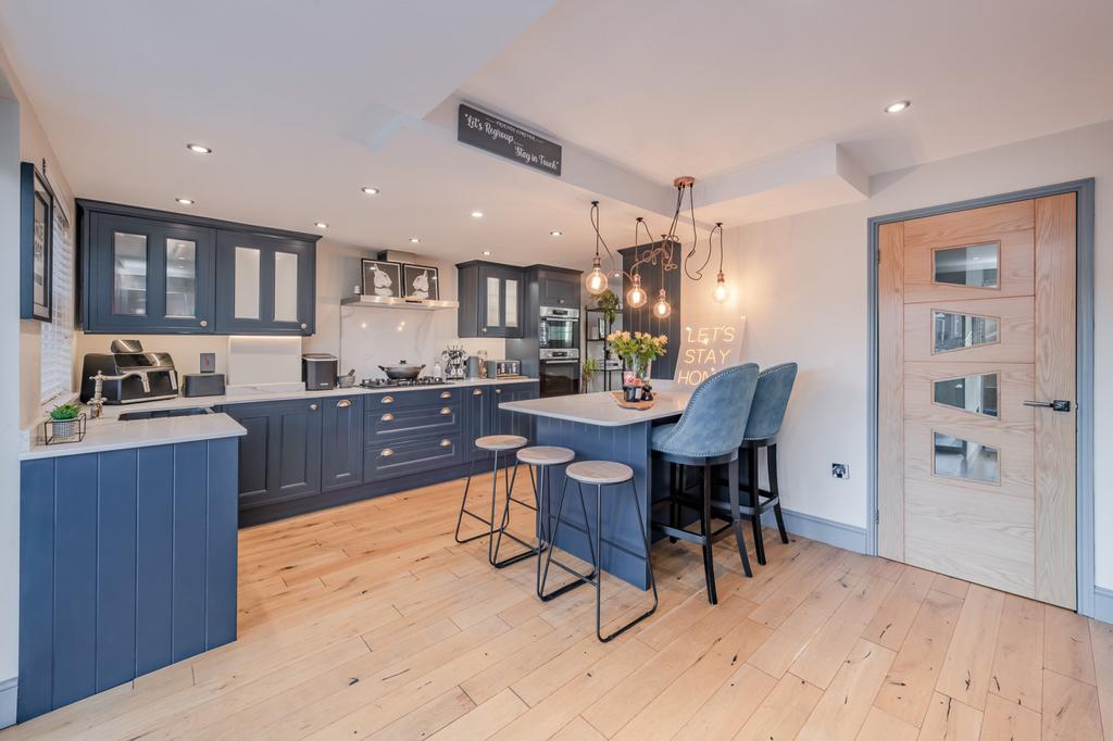 Kitchen/Breakfast Room