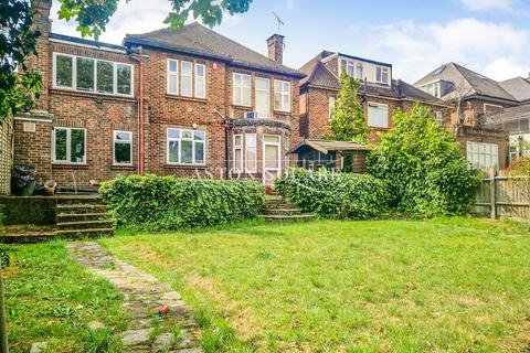 6 bedroom detached house for sale, Green Lane, London NW4