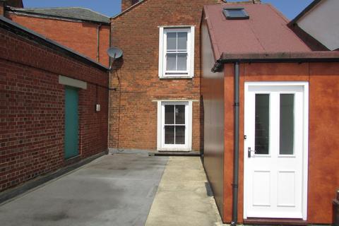 2 bedroom apartment to rent, George Street, Banbury OX16